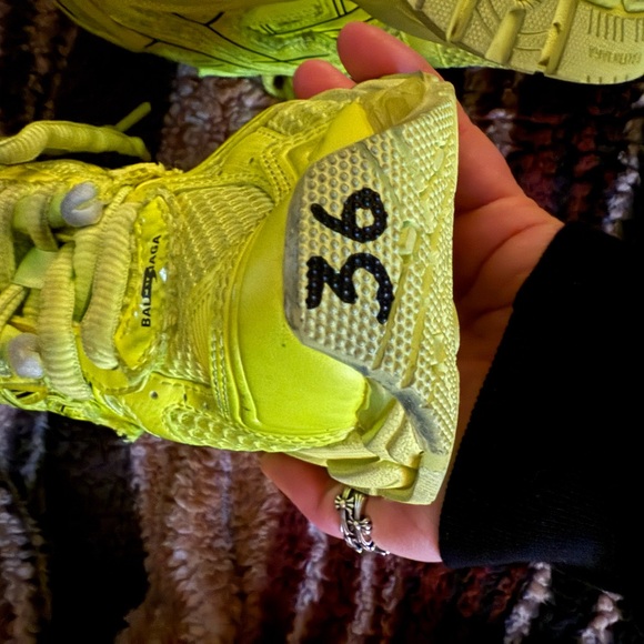 NWOB Balenciaga Runner Fluo Yellow/Black Size 36 - Picture 12 of 14